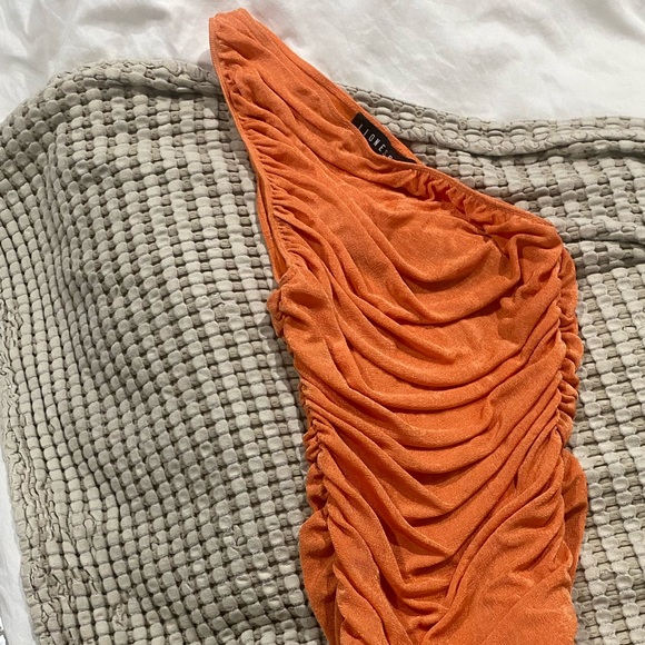 NWOT Lioness mini REVOLVE orange one shoulder scrunch sexy Miami dress going out - Picture 2 of 3